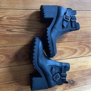 Cutout booties